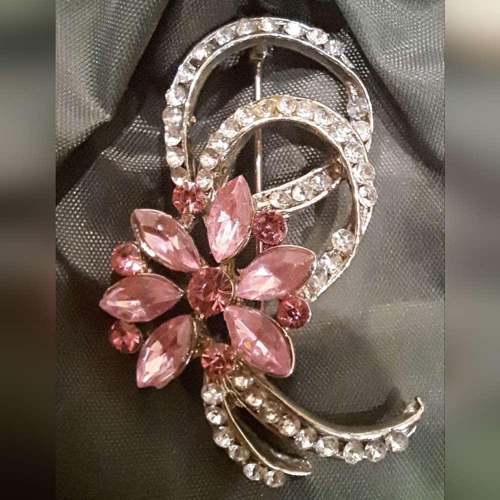 Beautiful pink flower brooche